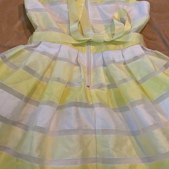 Girls  Yellow and white Dress - Picture 7 of 10